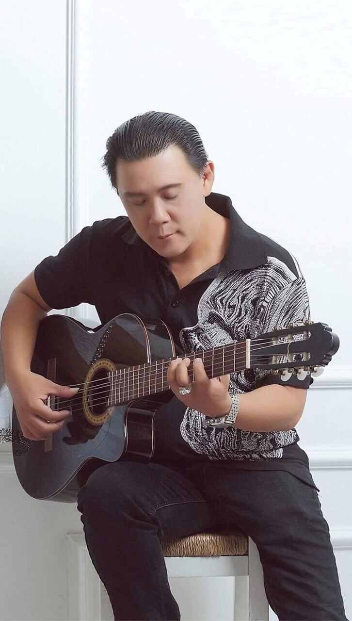 Guitarist Hoàng Minh - Người tiên phong với thể loại nhạc nouveau flamenco