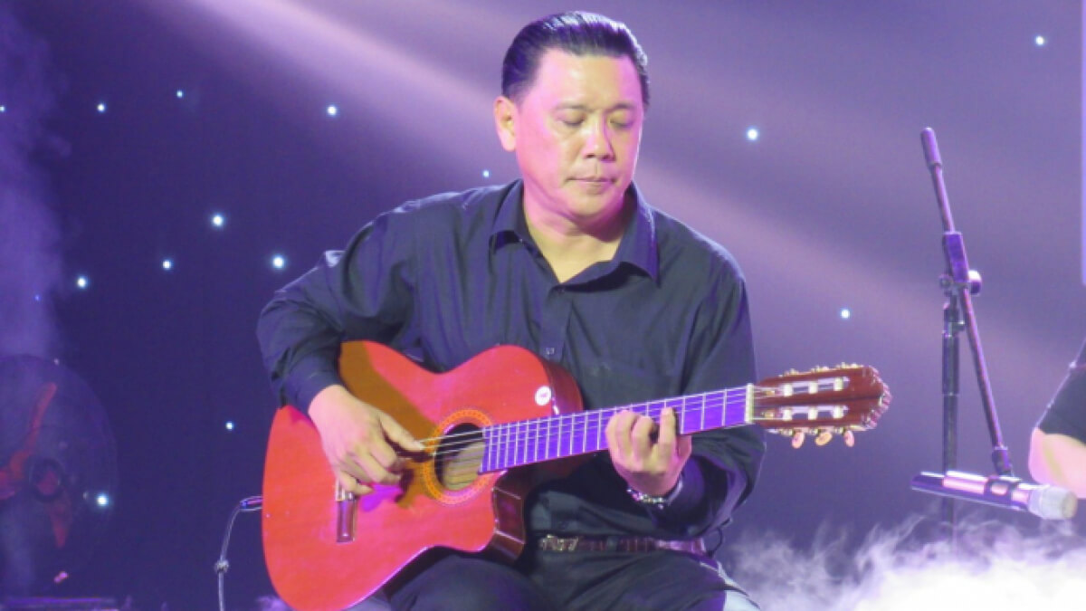Hơn 20 năm gắn bó với nghiệp đàn, nghệ sĩ guitar Hoàng Minh đã tạo dựng cho mình một “thương hiệu” vững vàng trong lòng của khán giả hâm mộ