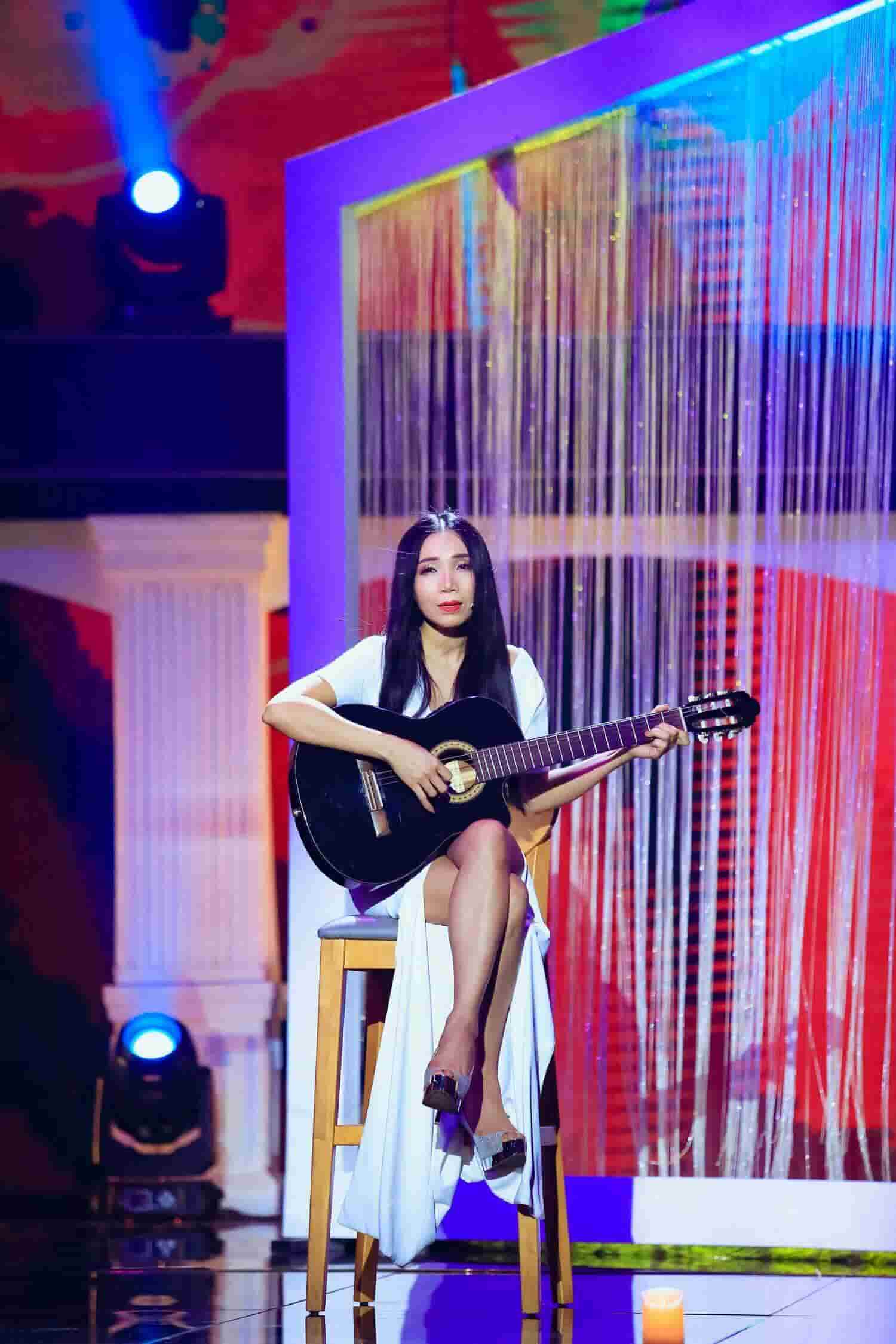 Nhắc đến Quỳnh Lan, chắc hẳn những người yêu nhạc đều nhớ đến hình ảnh của cô ca sĩ tóc dài thướt tha, buông lơi bên cây đàn guitar